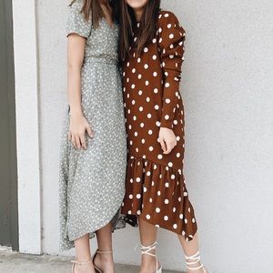 Super flattering, unique sleeve